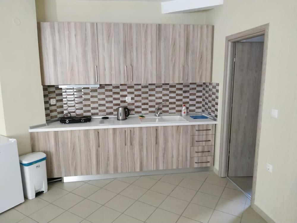 Ladadika New 4